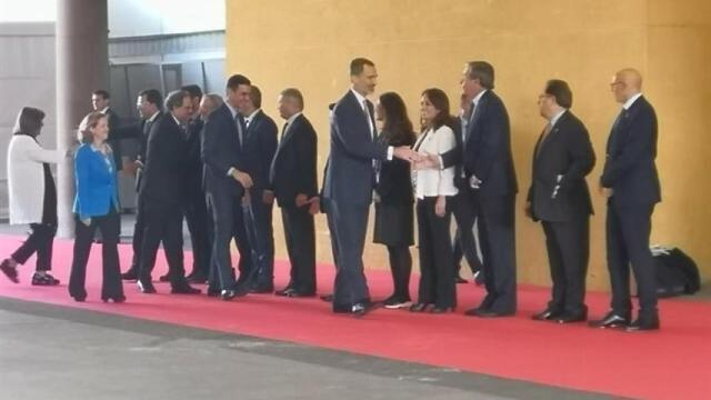 Felipe VI, Sánchez y Torra inauguran el Mobile con el recorrido por la feria