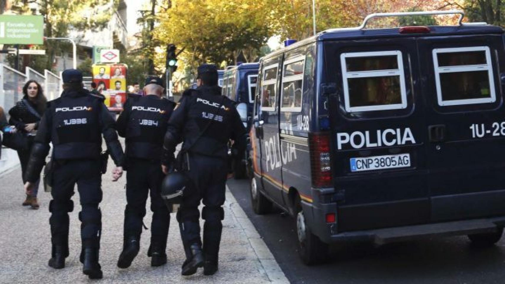 Agentes de la Policía Nacional. Foto: EFE