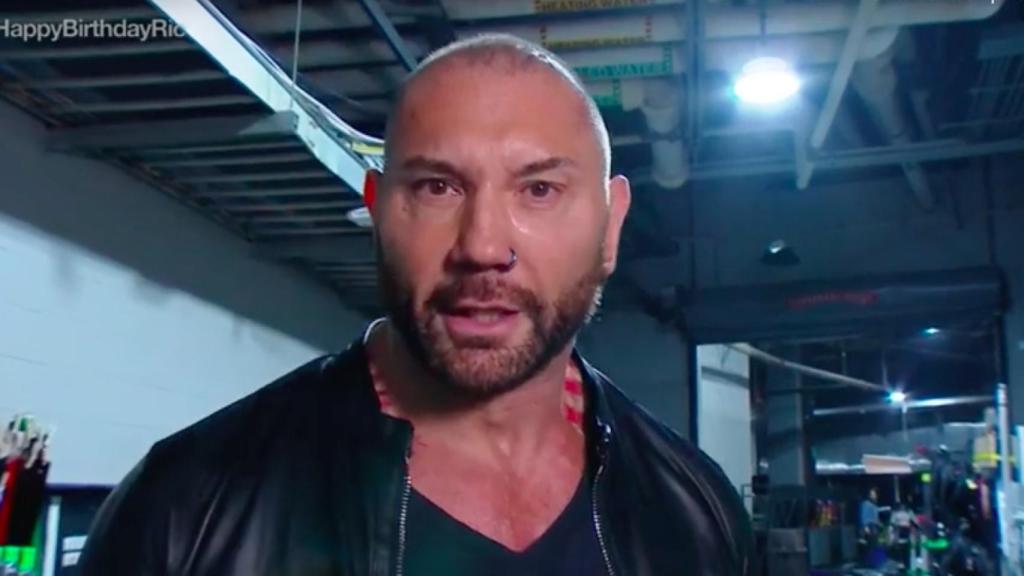 Batista regresa a WWE para su lucha de retiro contra Triple H