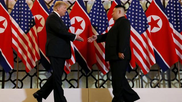 Kim Jong-un y Donald Trump este miércoles en Hanoi.