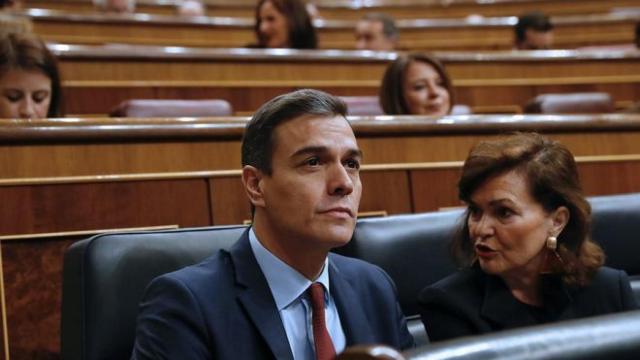 Sánchez defiende que sus ministros se ahorren impuestos y Casado le acusa de usarlos como escudos humanos