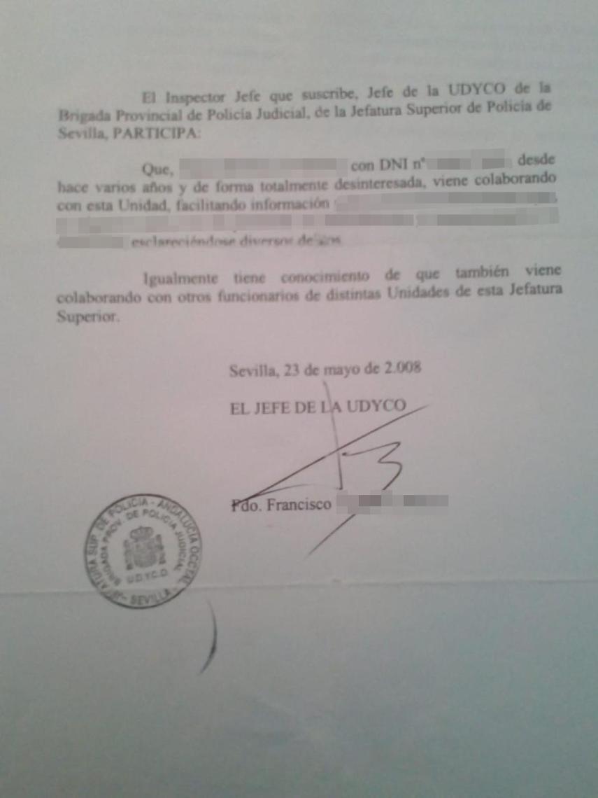 Documento que publica en exclusiva EL ESPAÑOL. En él, el jefe de la UDYCO de la Policía Nacional en Sevilla afirma que Óscar ha colaborado desinteresadamente con el cuerpo desde hace años y que ha ayudado a esclarecer diversos delitos.