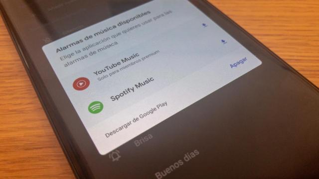 La alarma de Google ya te puede despertar con música de YouTube (además de Spotify)