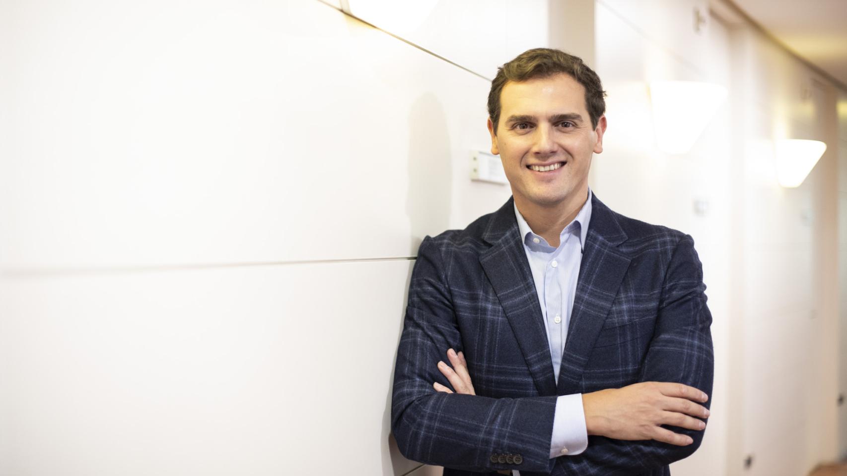 Rivera, en el pasillo del grupo parlamentario de Cs en el Congreso.