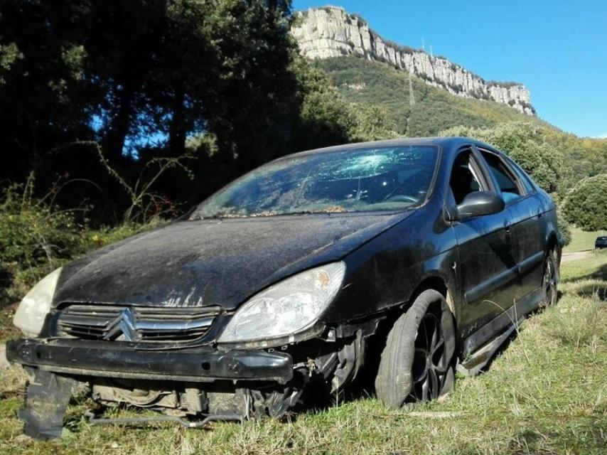 Citröen C5 abandonado en la zona