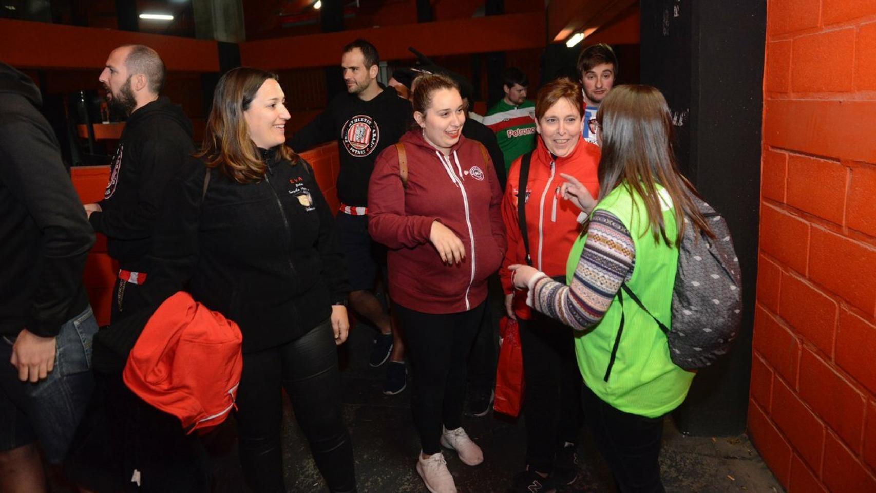 Aficionados del Athletic en Mestalla. Foto: athletic-club.eus