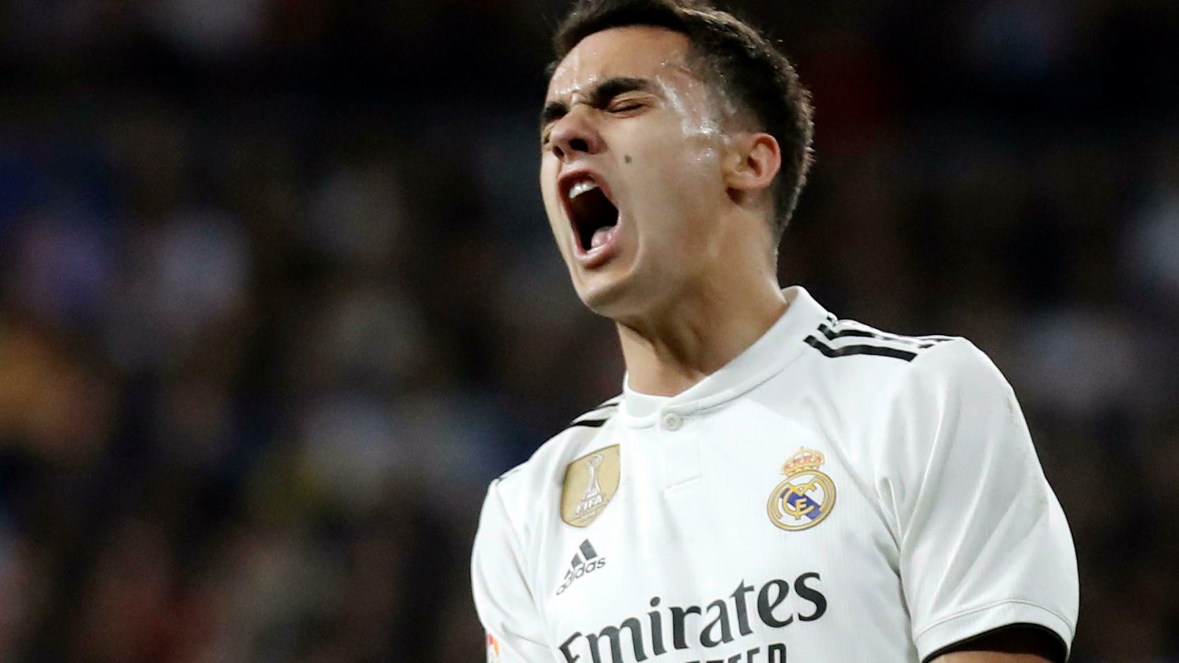 Reguilón se lamenta durante El Clásico