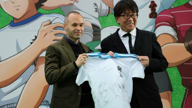 Andrés Iniesta inaugura una estación de metro dedicada a 'Oliver y Benji' en Tokio