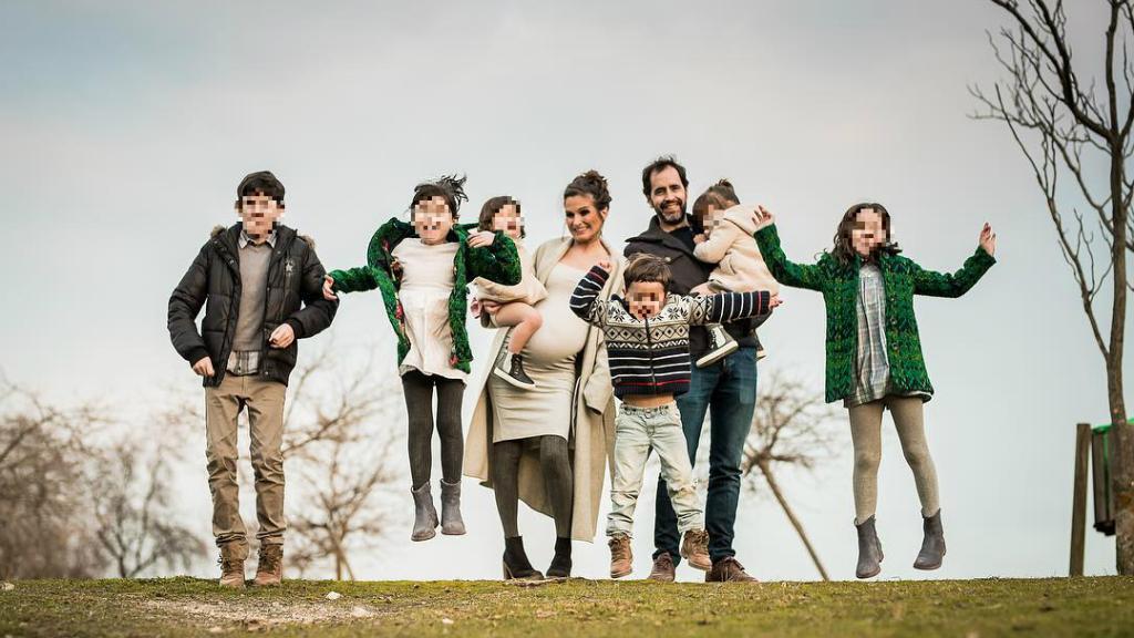 La familia al completo es gran amante de la naturaleza y las zonas verdes de las que goza su nueva casa.