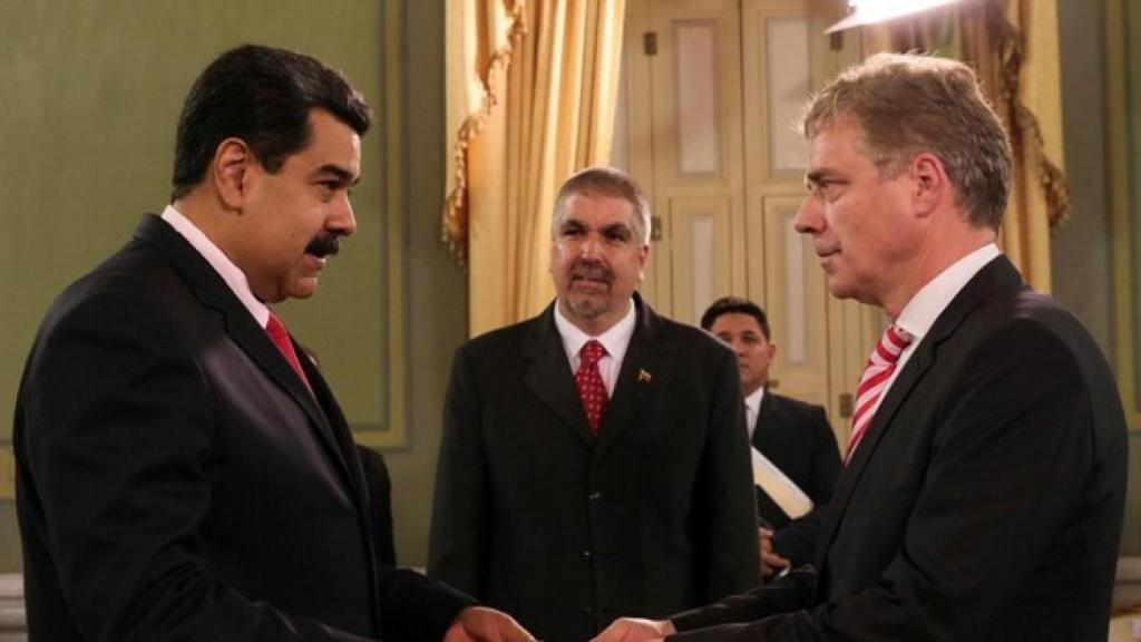 Nicolás Maduro recibe las credenciales de Daniel Martín Kriener, embajador de Alemania en Venezuela, en 2018.