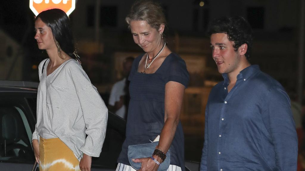 Victoria Federica, la infanta Elena y Felipe de Marichalar el pasado verano en Palma.