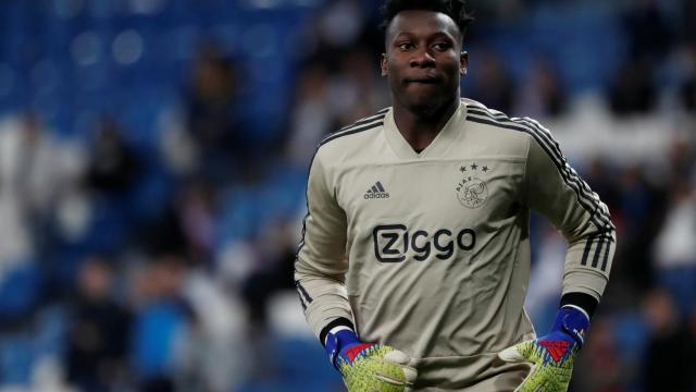 Onana en el calentamiento previo al partido contra el Real Madrid