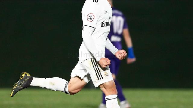 Dani Gómez celebra su gol contra el Celta B