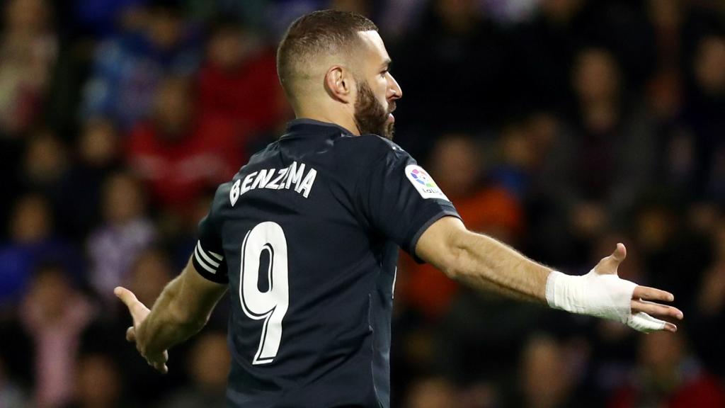 Benzema celebra su gol al Valladolid