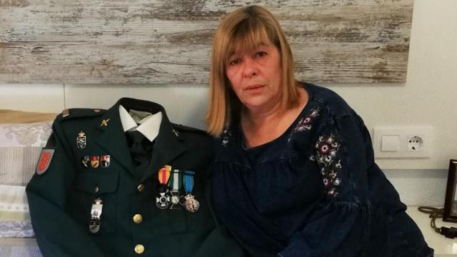 Rosa María, viuda de Diego, Guardia Civil.