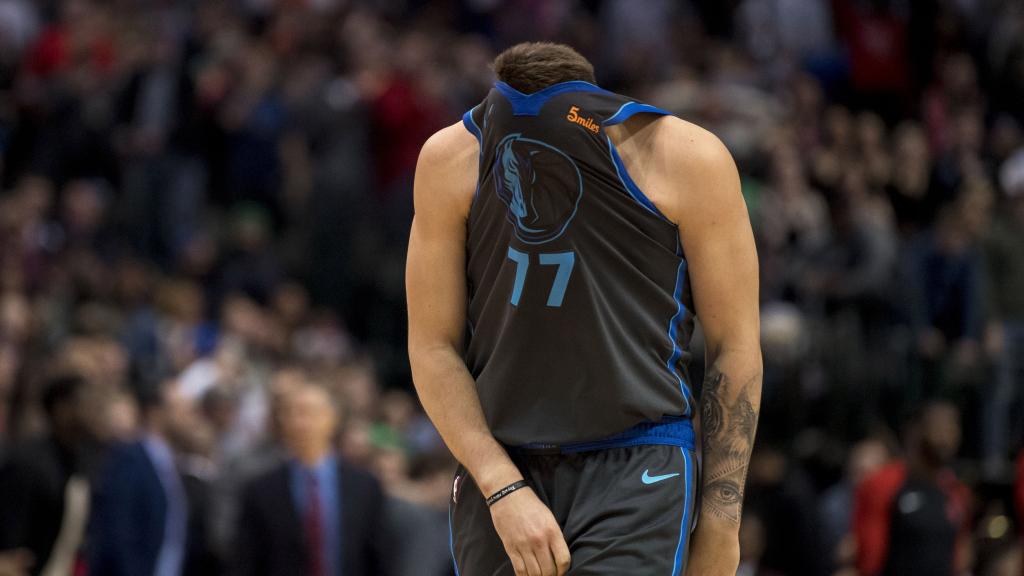 Doncic durante un partido con los Mavericks