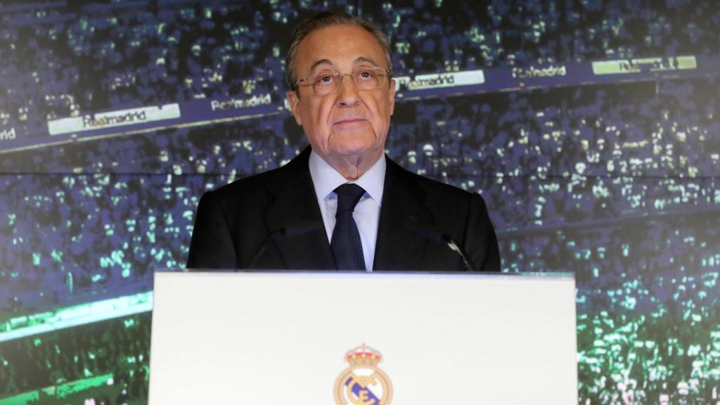 Florentino Pérez en la presentación de Zinedine Zidane