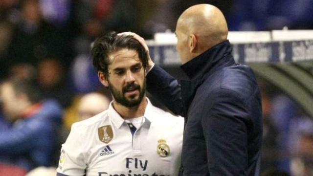 Zidane saluda a Isco