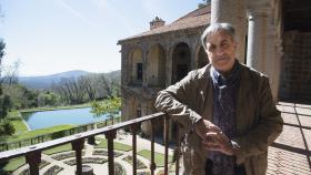 José Luis Corral en el Monasterio de Yuste, donde falleció Carlos V en 1558.