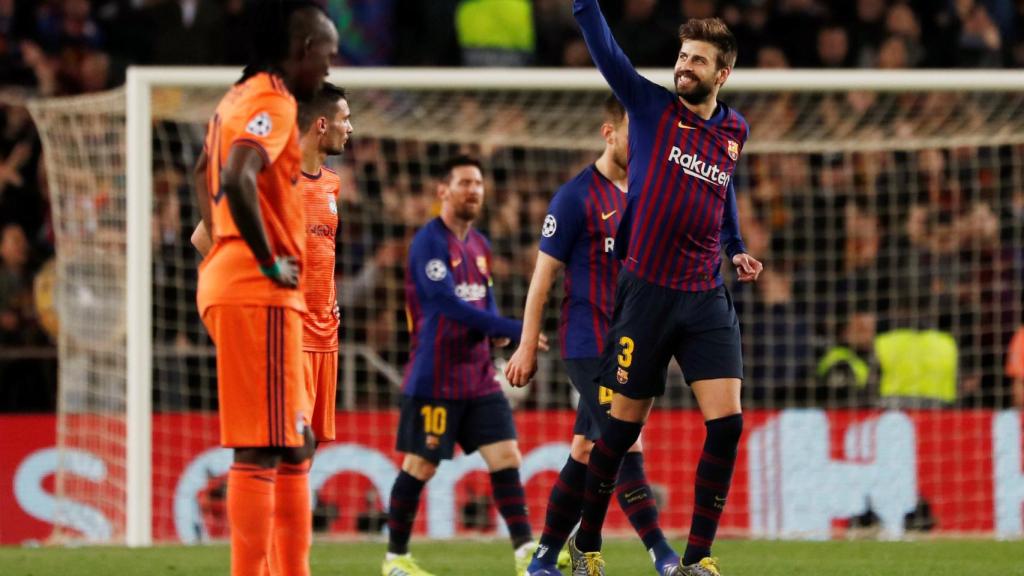 Gerard Piqué, durante el partido entre el Barcelona y el Lyon de la Champions