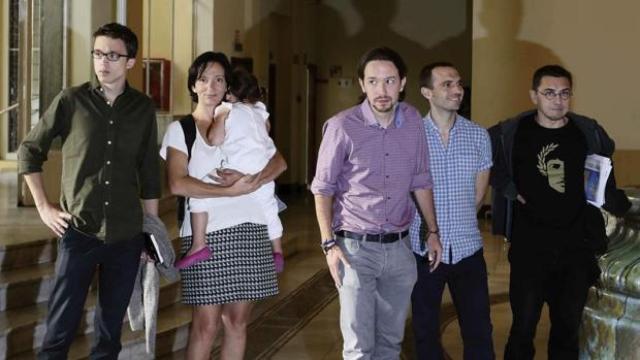 Pablo Iglesias, junto a Errejón, Carolina Bescansa, Luis Alegre y Monedero, en 2014.