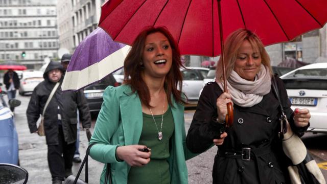 Imane Fadil durante su llegada al tribunal en Milán, para testificar en el 'caso Ruby' en 2012.