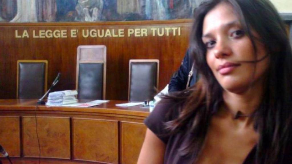 La modelo Imane Fadil, testigo contra Silvio Berlusconi, en un juzgado.
