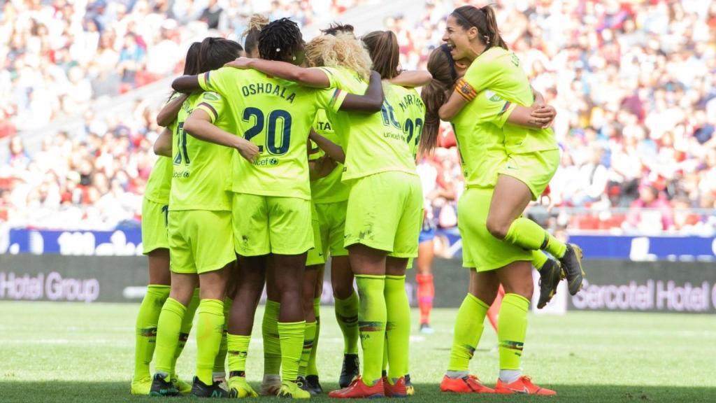 Las jugadoras del Barcelona celebran la victoria ante el Atlético de Madrid. Foto: Twitter (@FCBfemeni)