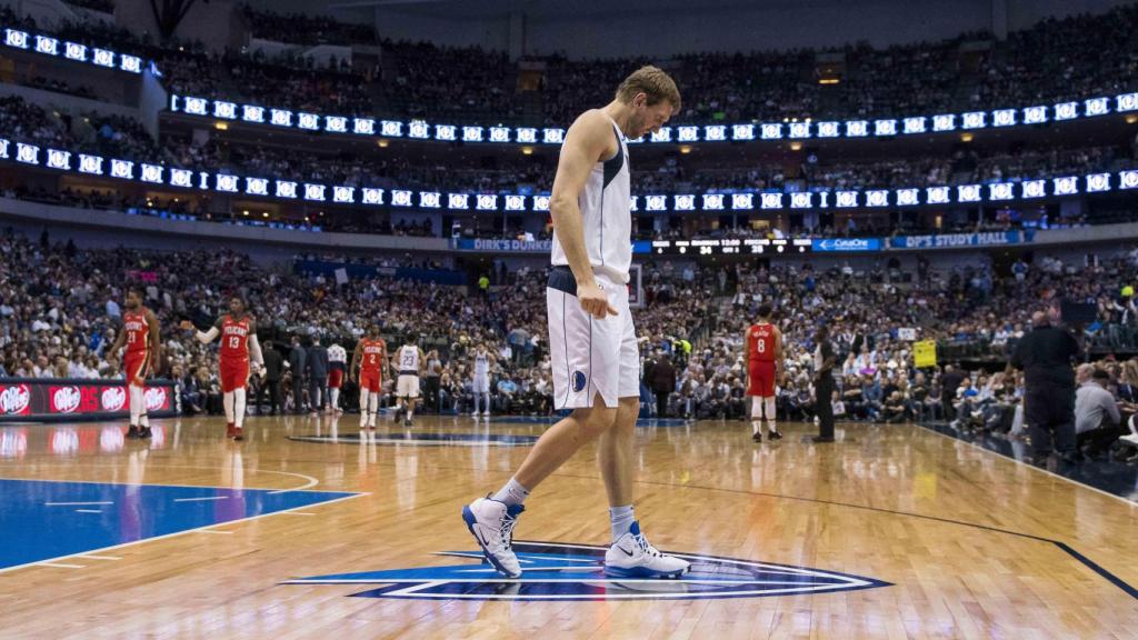 Nowitzki en el partido que superó a Chamberlain en la lista de máximo anotadores