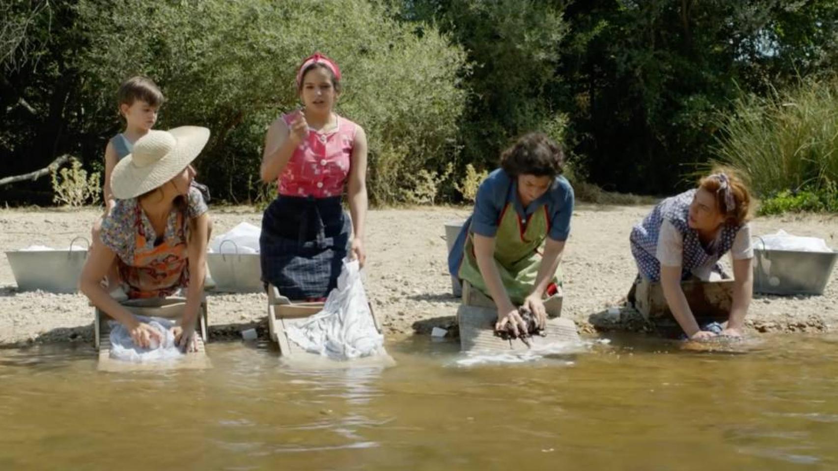 Penélope Cruz y Rosalía en la película.