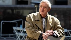 Image: Julian Barnes: Tu tarea como escritor es decir la verdad