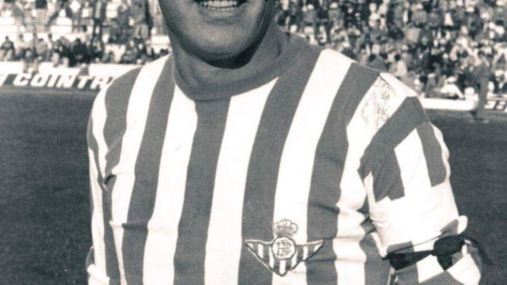 Rogelio, leyenda del Betis. Foto: Twitter (@RealBetis)