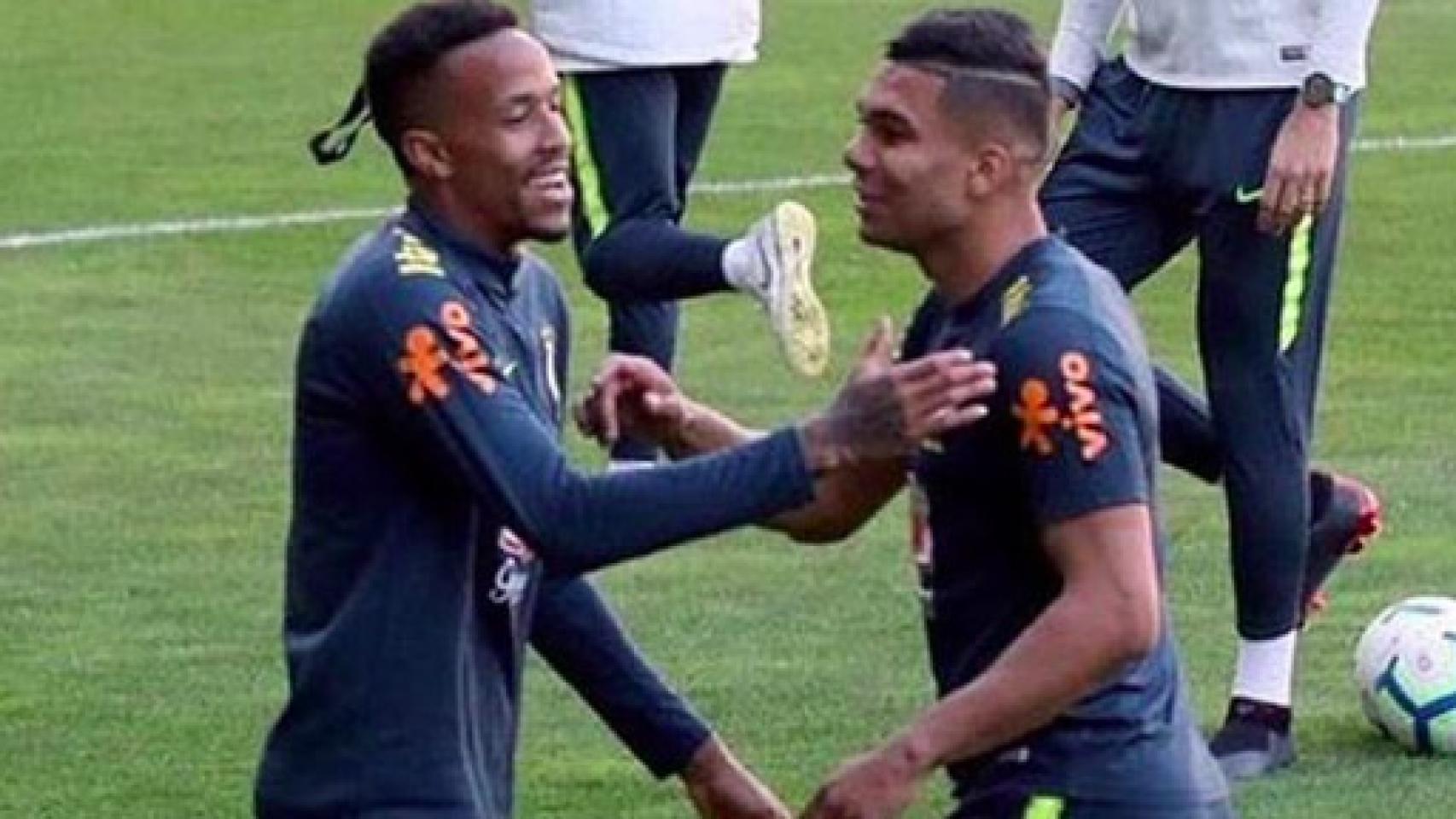 Militao y Casemiro, durante un entrenamiento de la selección de Brasil