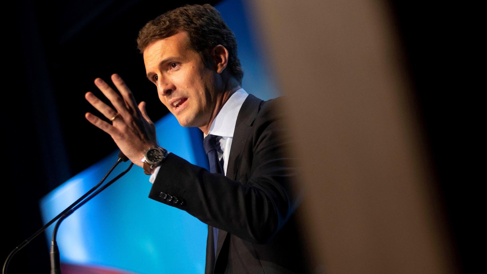 Casado marca distancias con Vox pero mantiene su oferta de pactos puntuales