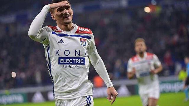 Aouar celebra un gol con el Lyon. Foto: Twitter (@HoussemAouar)