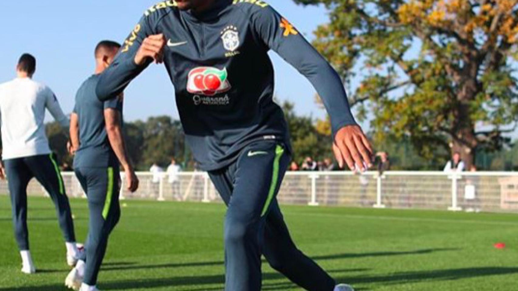 Éder Militao, entrenando con la selección de Brasil