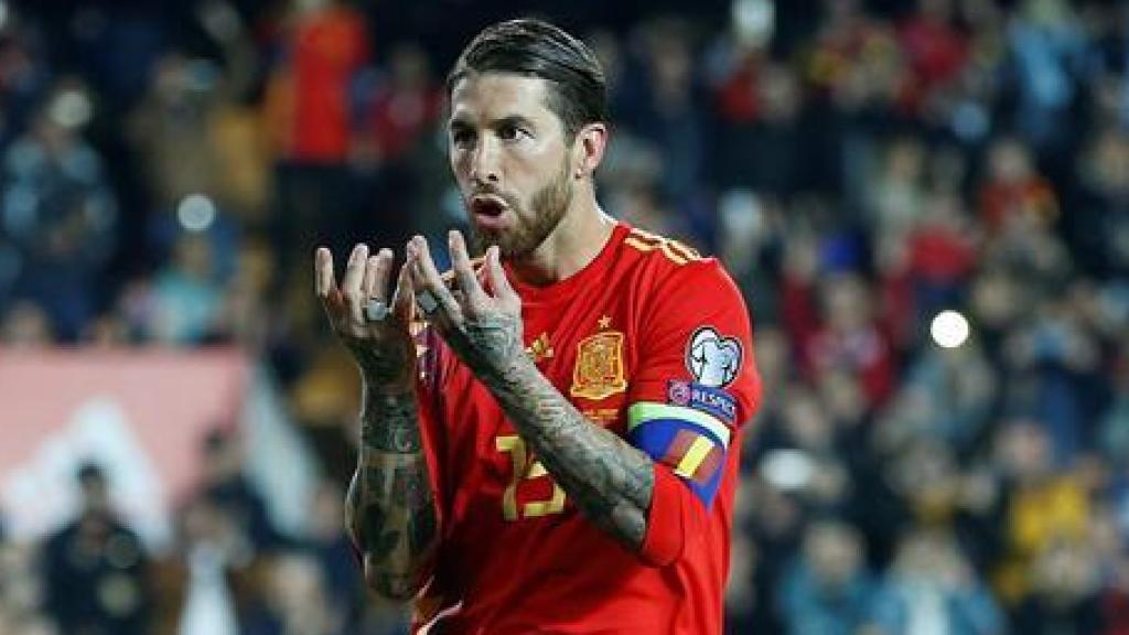 Sergio Ramos celebra su gol de penalti a lo Panenka ante Noruega