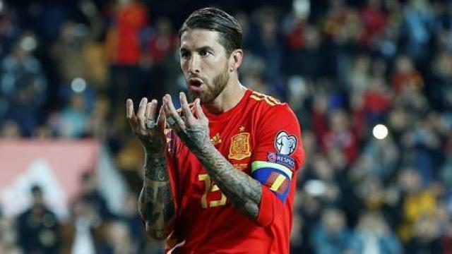 Sergio Ramos celebra su gol de penalti a lo Panenka ante Noruega
