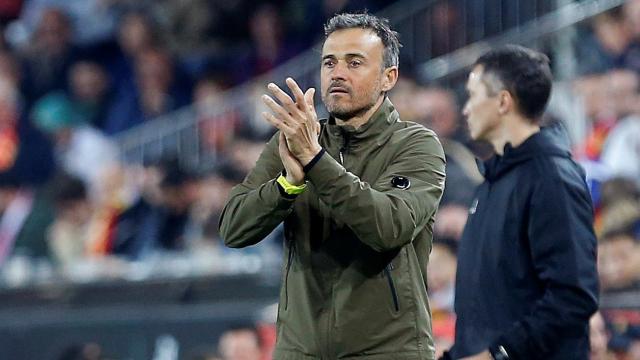 Luis Enrique dirigiendo a la Selección en Mestalla