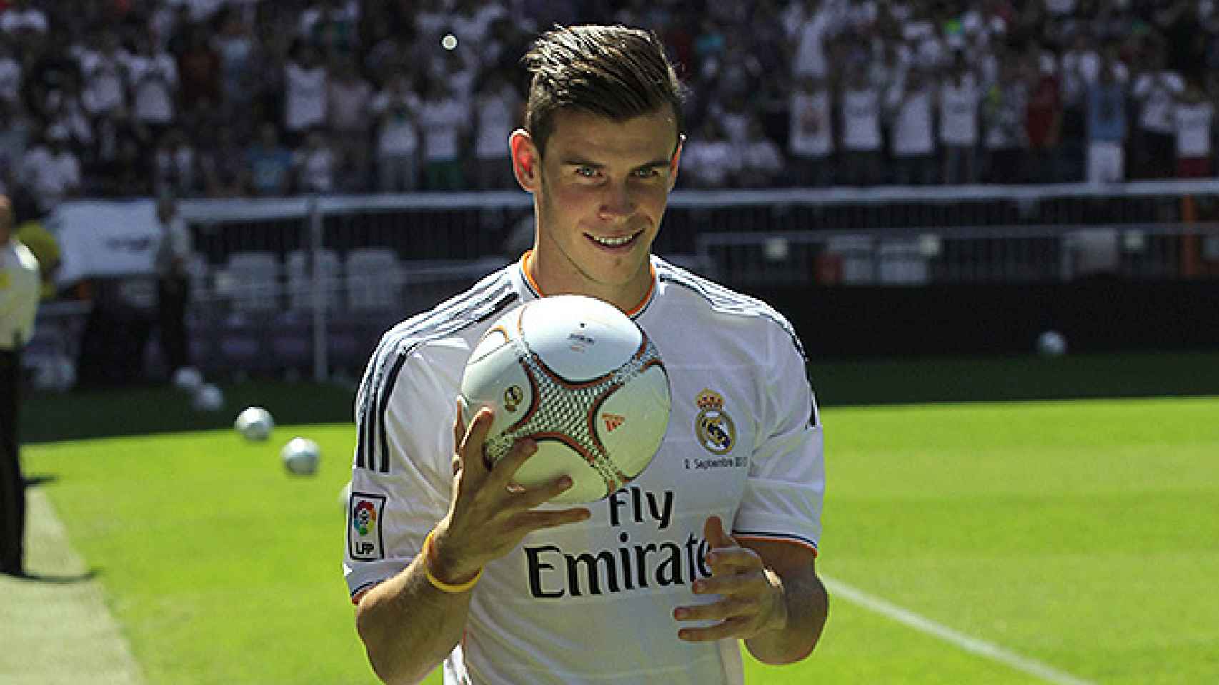 Gareth Bale, durante su presentación como jugador del Real Madrid