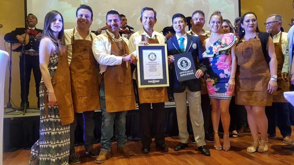 Un hotel Barceló gana el Récord Guinness a la cata de tequila más grande del mundo