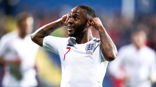 Sterling celebra un gol con Inglaterra ante Montenegro. Foto: Twitter (@sterling7)