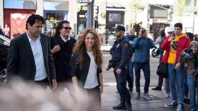 Shakira y Carlos Vives, antes de declarar en el juicio.
