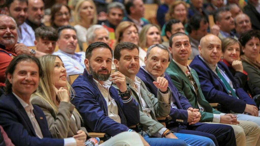 Santiago Abascal en Ciudad Real este sábado junto a Ricardo Chamorro (dcha).