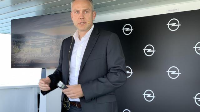 El director de la planta de PSA en Vigo, Ignacio Bueno, durante una rueda de prensa.