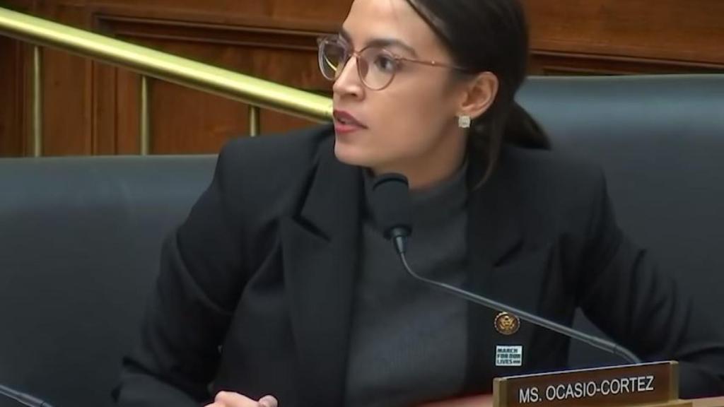 Alexandria Ocasio-Cortez durante su discurso ante el Congreso de los Estados Unidos.