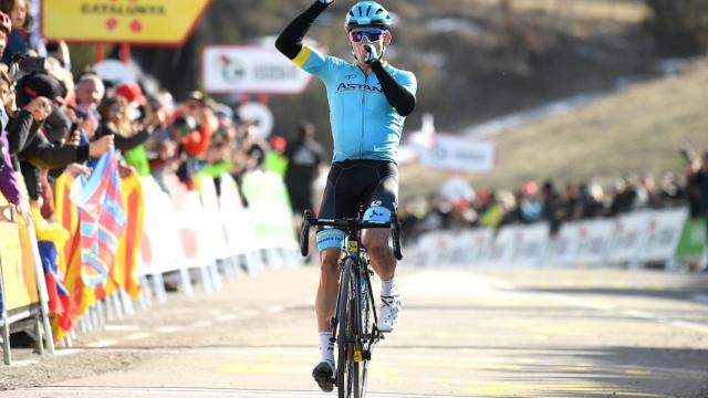 Miguel Ángel López tras conquistar la cuarta etapa de la Volta Catalunya. Twitter: (@AstanaTeam)