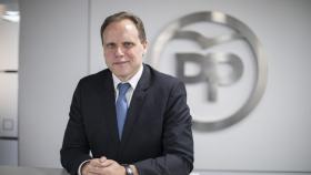 Daniel Lacalle, en la sede del PP en Génova.