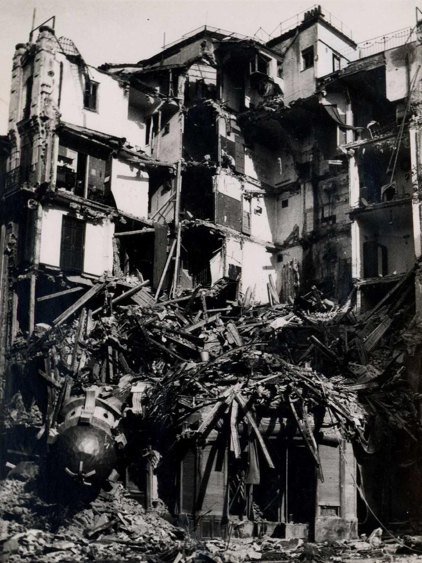 Un edificio en ruinas en la calle de Estudios, Madrid