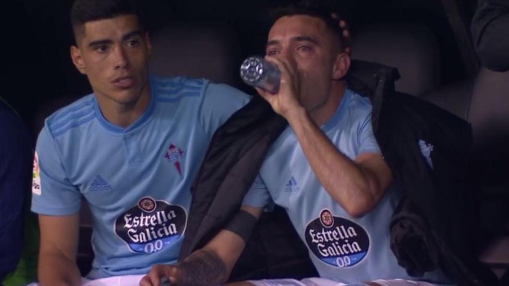 Iago Aspas, llorando en el banquillo durante el Celta - Villarreal. Foto: Twitter (@elchiringuitotv)